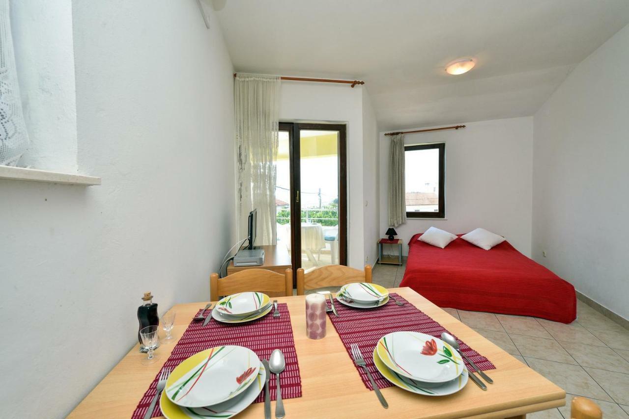 Apartments Ana Петрчане Экстерьер фото