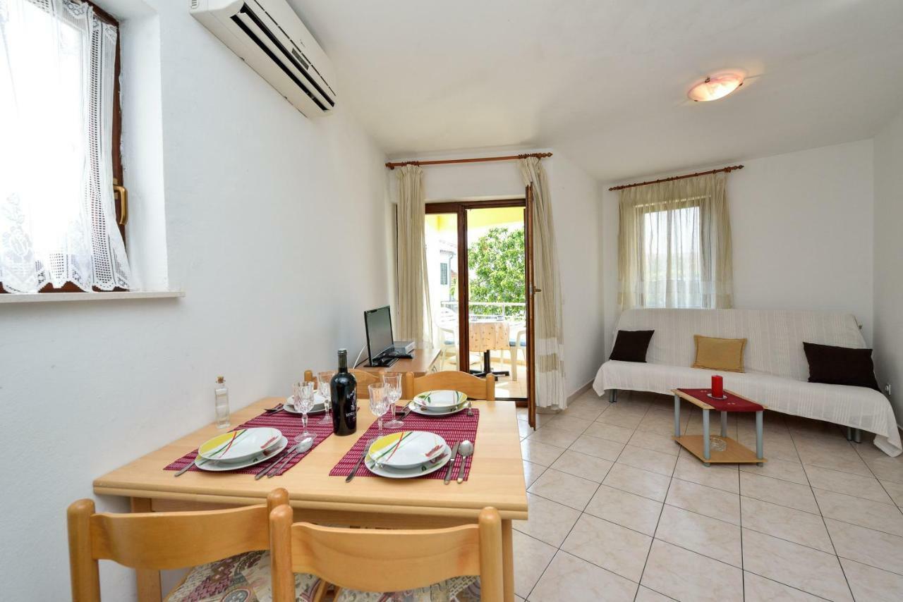 Apartments Ana Петрчане Экстерьер фото