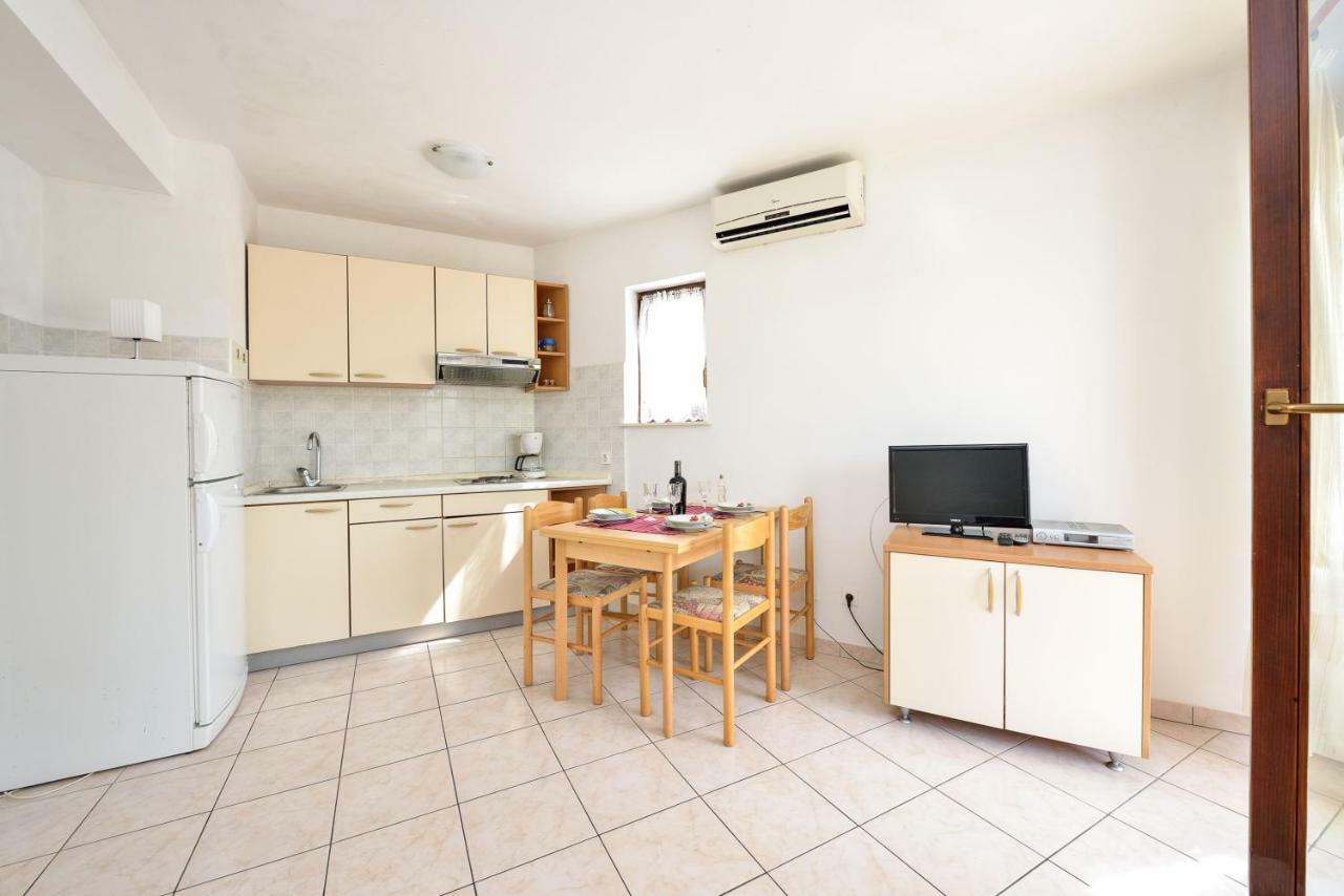 Apartments Ana Петрчане Экстерьер фото