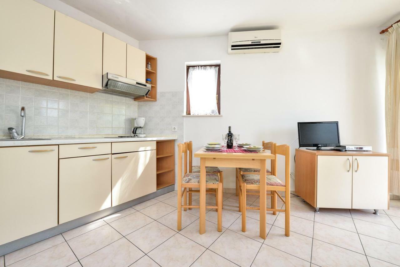 Apartments Ana Петрчане Экстерьер фото