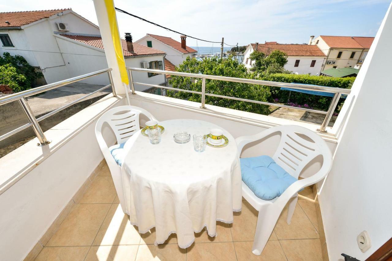 Apartments Ana Петрчане Экстерьер фото
