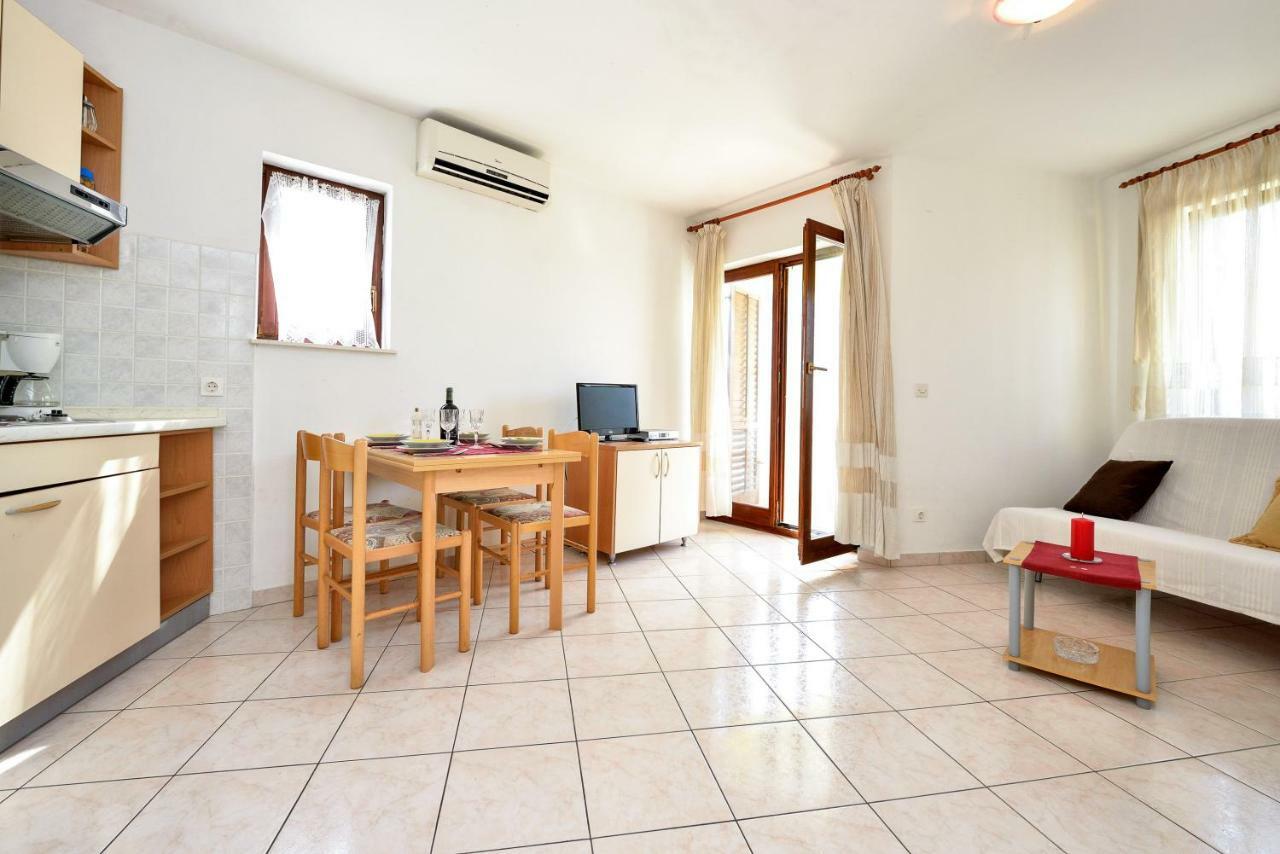 Apartments Ana Петрчане Экстерьер фото