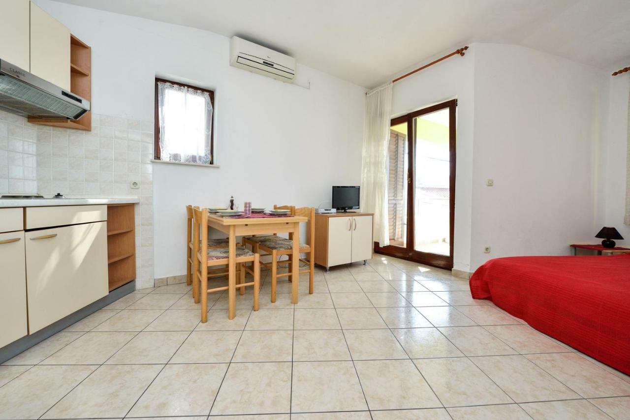 Apartments Ana Петрчане Экстерьер фото